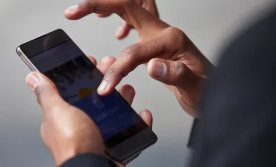 Personne sur son téléphone