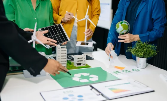 Une équipe commerciale travaille pour réduire l'empreinte carbone des émissions de CO2