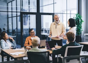 Collègues participants à un comité RSE