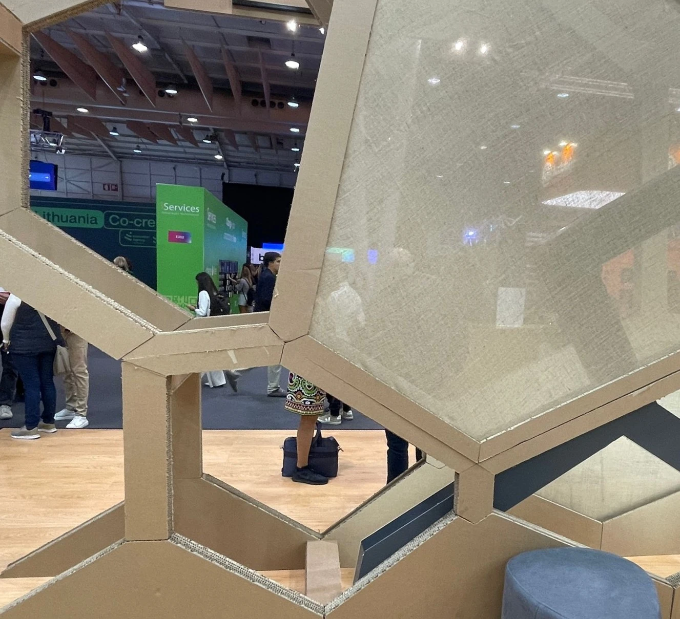 Stand en carton recyclé